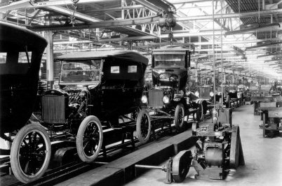 Ford-linea-montaje-1924.jpg